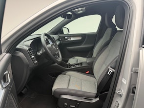 Vehicle image VOLVO XC40 2.0 B4 MH Plus Dark