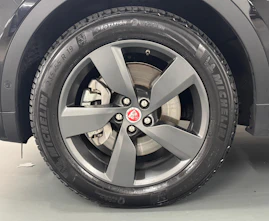 Fahrzeugbild JAGUAR E-Pace 2.0 T 200 R-Dynamic S AWD