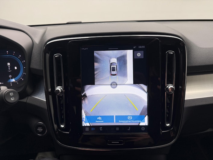 Vehicle image VOLVO XC40