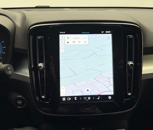 Vehicle image VOLVO XC40