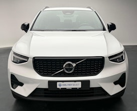 Vehicle image VOLVO XC40 2.0 B4 MH Plus Dark