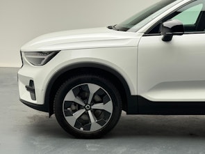 Vehicle image VOLVO XC40 2.0 B4 MH Plus Dark