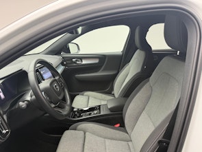 Vehicle image VOLVO XC40 2.0 B4 MH Plus Dark