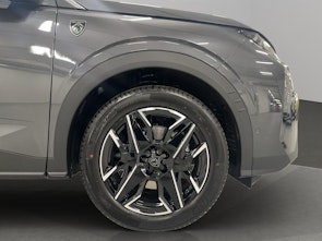 Vehicle image PEUGEOT 5008 1.2 Hybrid GT