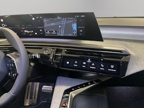 Vehicle image PEUGEOT 5008 1.2 Hybrid GT