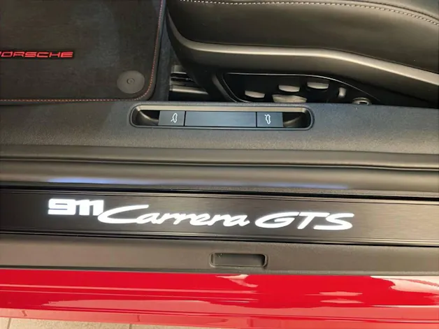 Porsche 911 Carrera GTS
