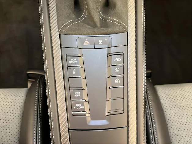 Porsche 718 Spyder RS