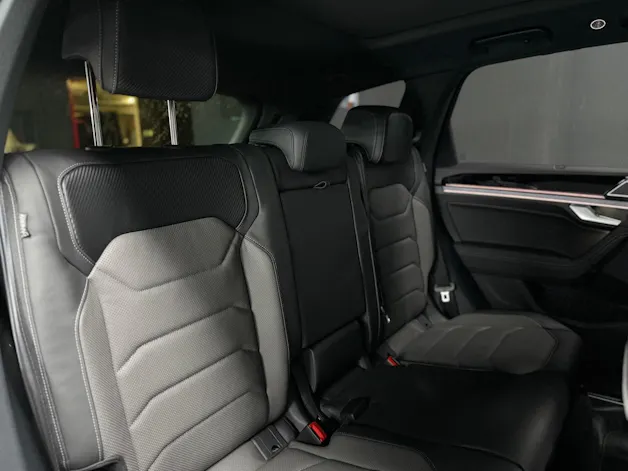 VW Touareg 3.0 TDI R-Line