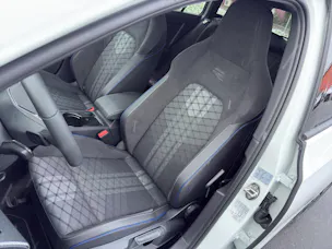 VW Golf Variant 1.5 eTSI mHEV R-Line