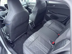 VW Golf Variant 1.5 eTSI mHEV R-Line