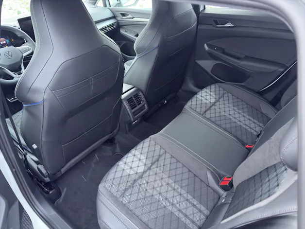 VW Golf Variant 1.5 eTSI mHEV R-Line