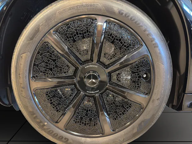 Mercedes-Benz EQS SUV 680 Maybach