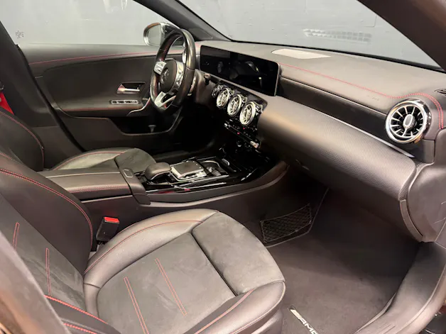 Mercedes-Benz CLA 35 4M - SB - AMG / Rückfahrkamera / Panorama-Dach / Multibeam LED