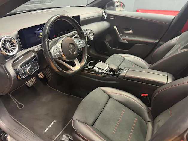 Mercedes-Benz CLA 35 4M - SB - AMG / Rückfahrkamera / Panorama-Dach / Multibeam LED