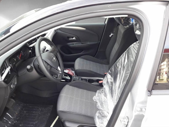 Vehicle image 6 Vehicle image 6