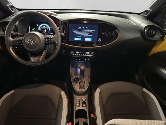 Vehicle image 7 Vehicle image 7