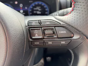 Toyota Yaris 1.5 VVT-i HSD GR Sport