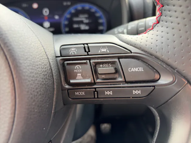 Toyota Yaris 1.5 VVT-i HSD GR Sport