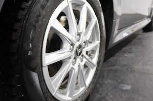 Vehicle image TOYOTA Yaris 1.5 VVT-i HSD Trend