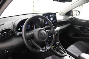 Vehicle image TOYOTA Yaris 1.5 VVT-i HSD Trend