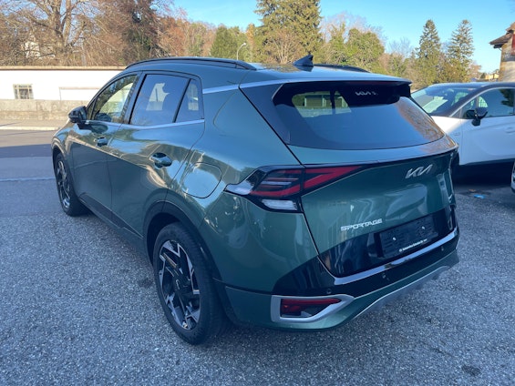 Vehicle image 4 Vehicle image 4