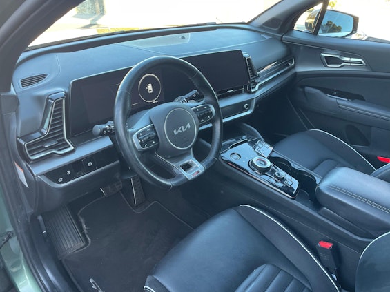 Vehicle image 9 Vehicle image 9