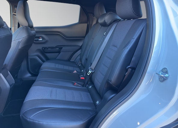 Vehicle image 14 Vehicle image 14