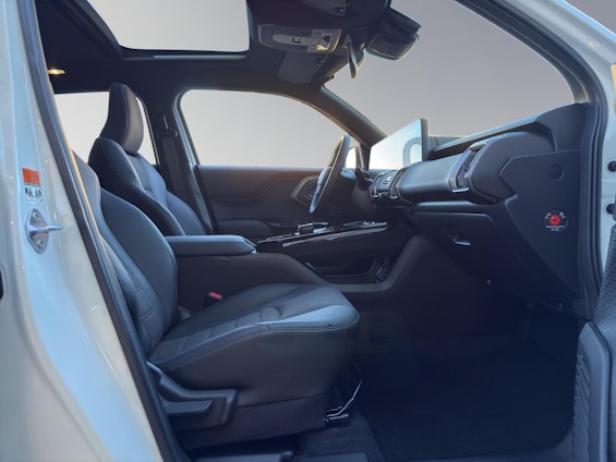 Vehicle image 15 Vehicle image 15