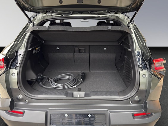 Vehicle image 17 Vehicle image 17