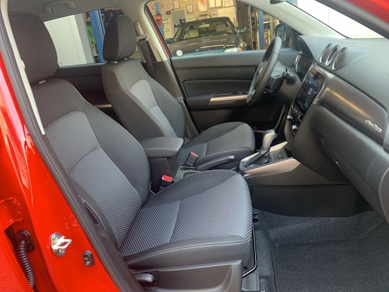 Vehicle image 6 Vehicle image 6