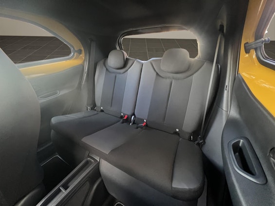 Vehicle image 16 Vehicle image 16