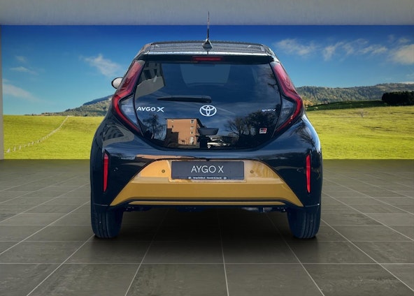 Vehicle image 3 Vehicle image 3