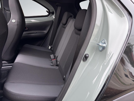 Vehicle image 14 Vehicle image 14