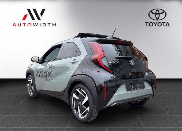 Vehicle image 6 Vehicle image 6