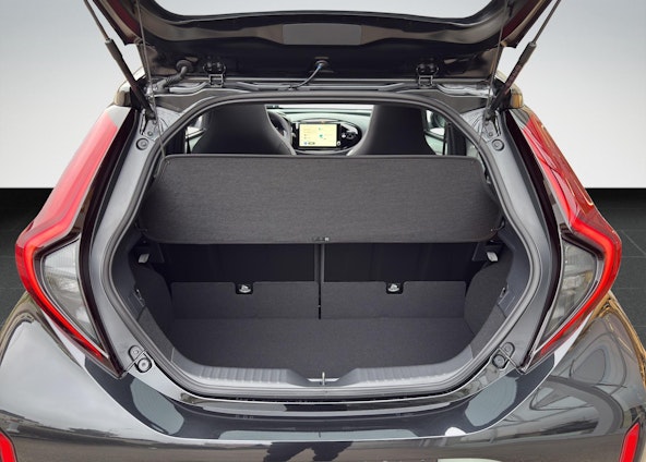 Vehicle image 17 Vehicle image 17