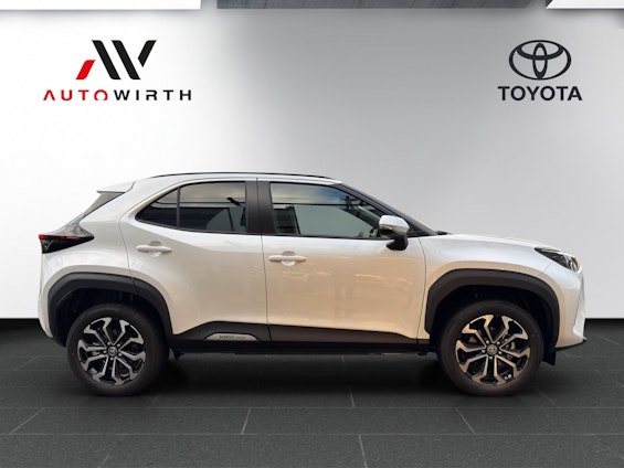 Vehicle image 3 Vehicle image 3