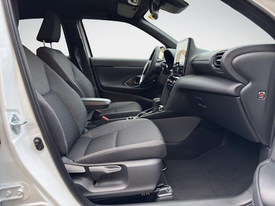 Vehicle image 15 Vehicle image 15