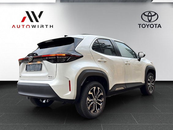 Vehicle image 4 Vehicle image 4