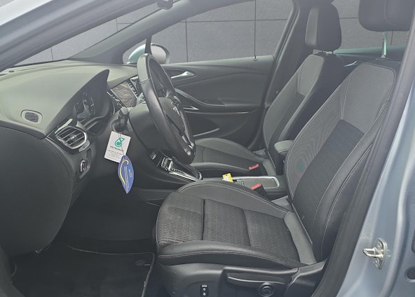 Vehicle image 18 Vehicle image 18