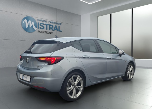 Vehicle image 4 Vehicle image 4