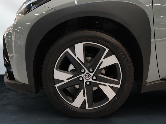 Vehicle image 18 Vehicle image 18