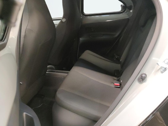 Vehicle image 17 Vehicle image 17