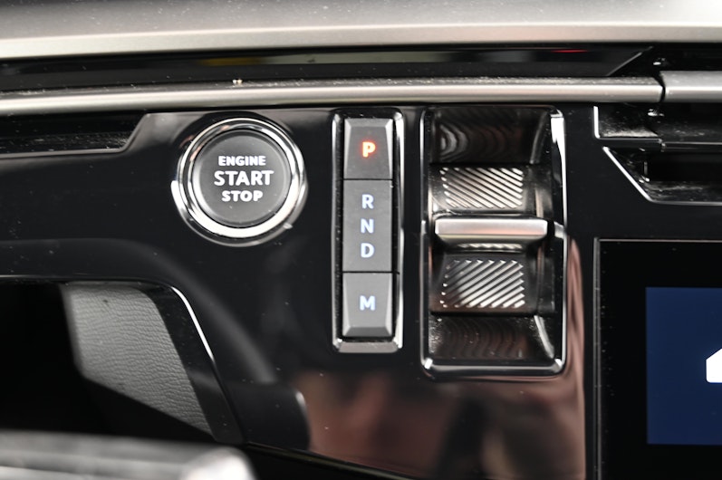 Vehicle image PEUGEOT 5008