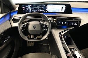 Vehicle image PEUGEOT 5008 1.2 Hybrid GT