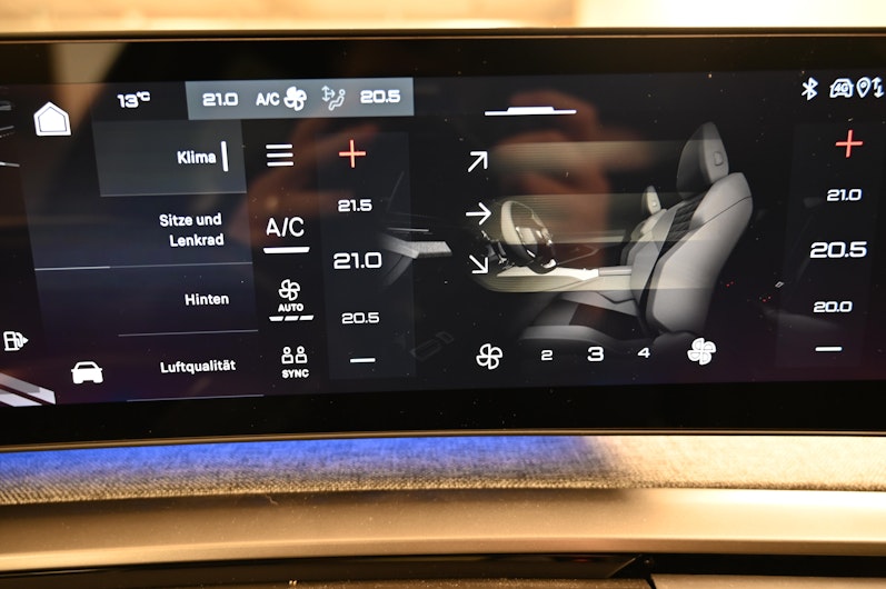 Vehicle image PEUGEOT 5008