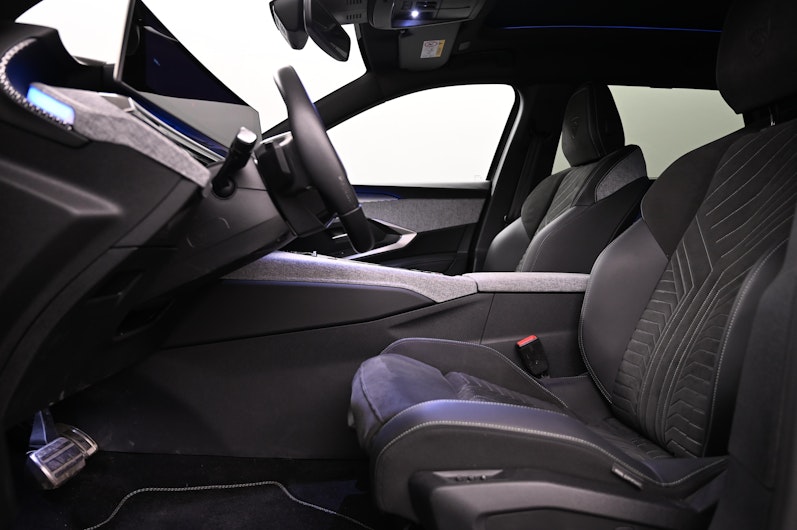 Vehicle image PEUGEOT 5008