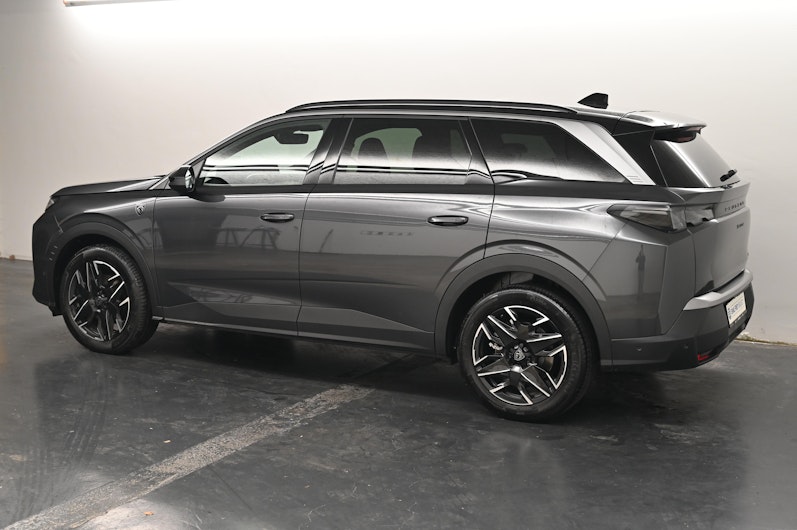 Vehicle image PEUGEOT 5008