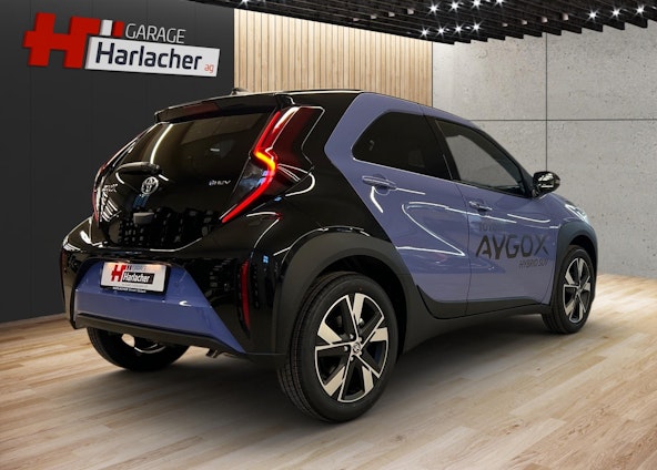 Vehicle image 4 Vehicle image 4