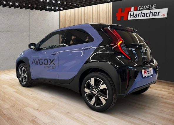 Vehicle image 6 Vehicle image 6