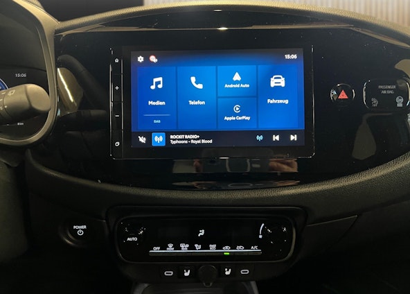 Vehicle image 12 Vehicle image 12